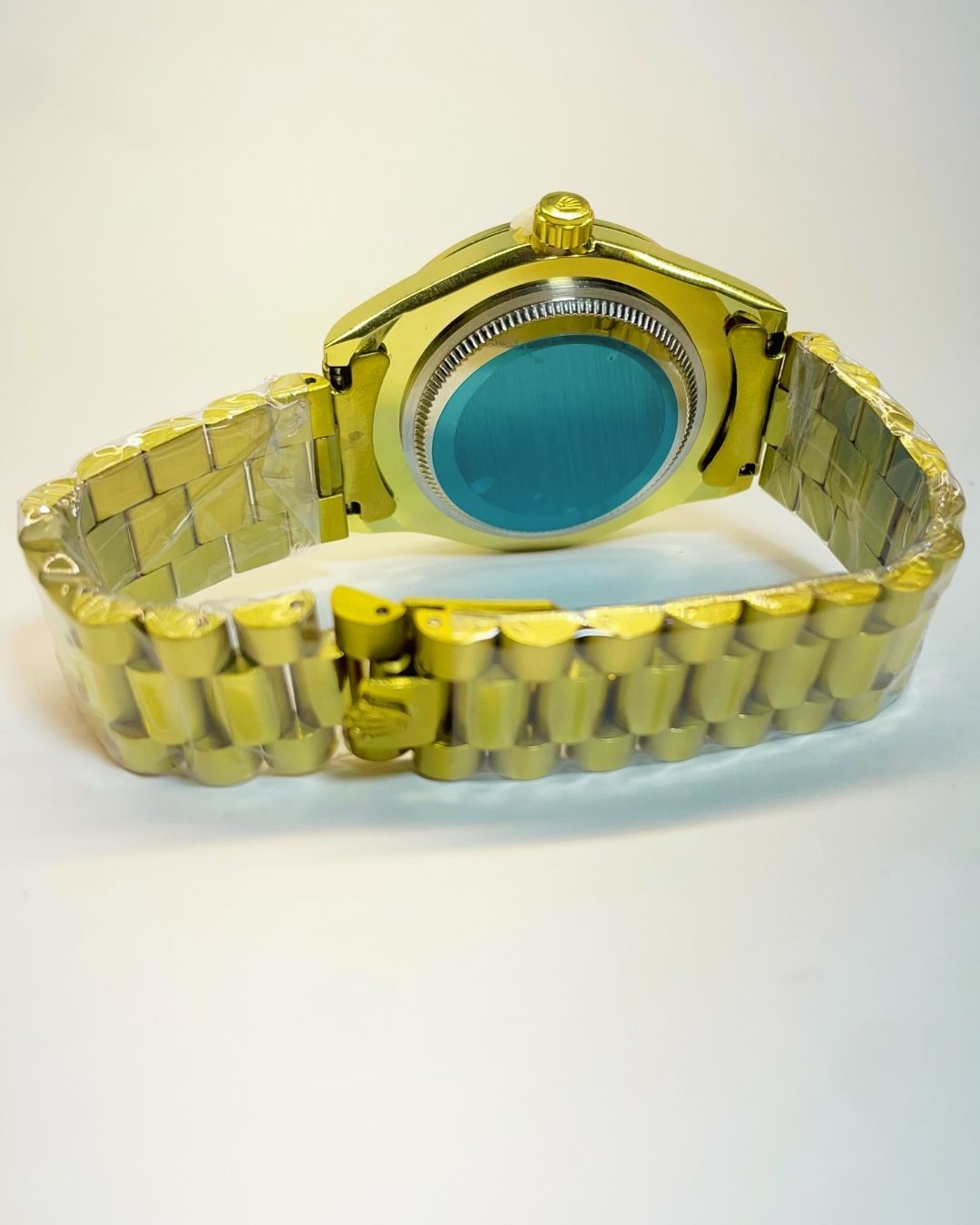 Rolex-Inspired Golden Watch with Sunbeam Dial Stainless Steel – Elegant, Comfortable & Premium | FineOclock